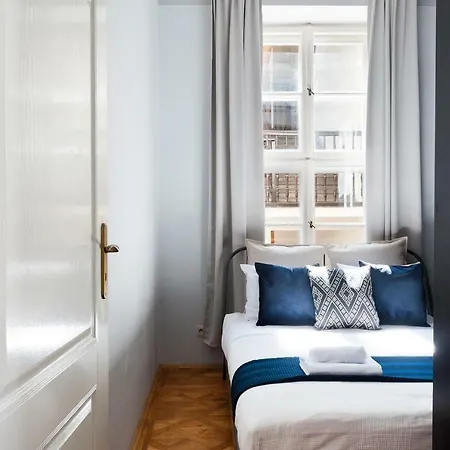 Square Apartment - Loftaffair Kraków Zewnętrze zdjęcie